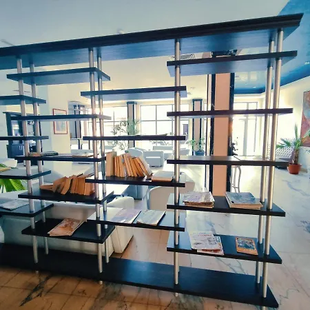 فندق Moonlight 5*