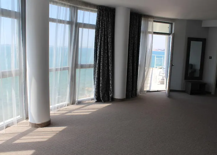 Moonlight Свети-Влас